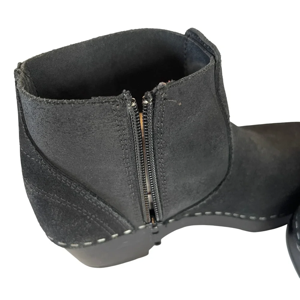 Hanna Anderson Girl's Size 36 US Size 4-4.5 Suede and Wooden Zipper‎ Boot Clogs